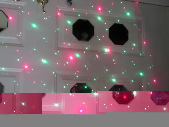 holiday Christmas light decoration Wall reflector lights shine in Holiday, Event & Seasonal in Ottawa - Image 3