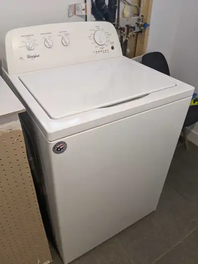 Ensemble laveuse sécheuse en excellent état de marque Whirlpool Aucune livraison Argent comptant seu...