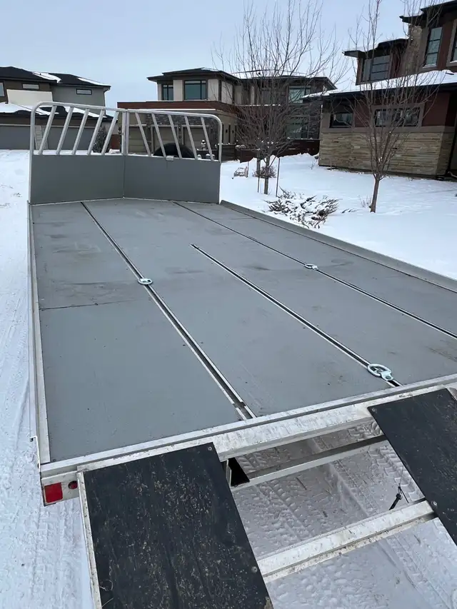 2023 Aluma 3 place snowmobile trailer in Cargo & Utility Trailers in Edmonton - Image 5