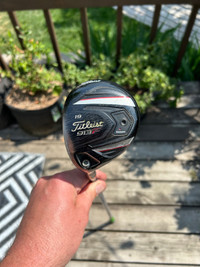 Titleist 913F (fairway wood) 19 degrees, left handed, regripped