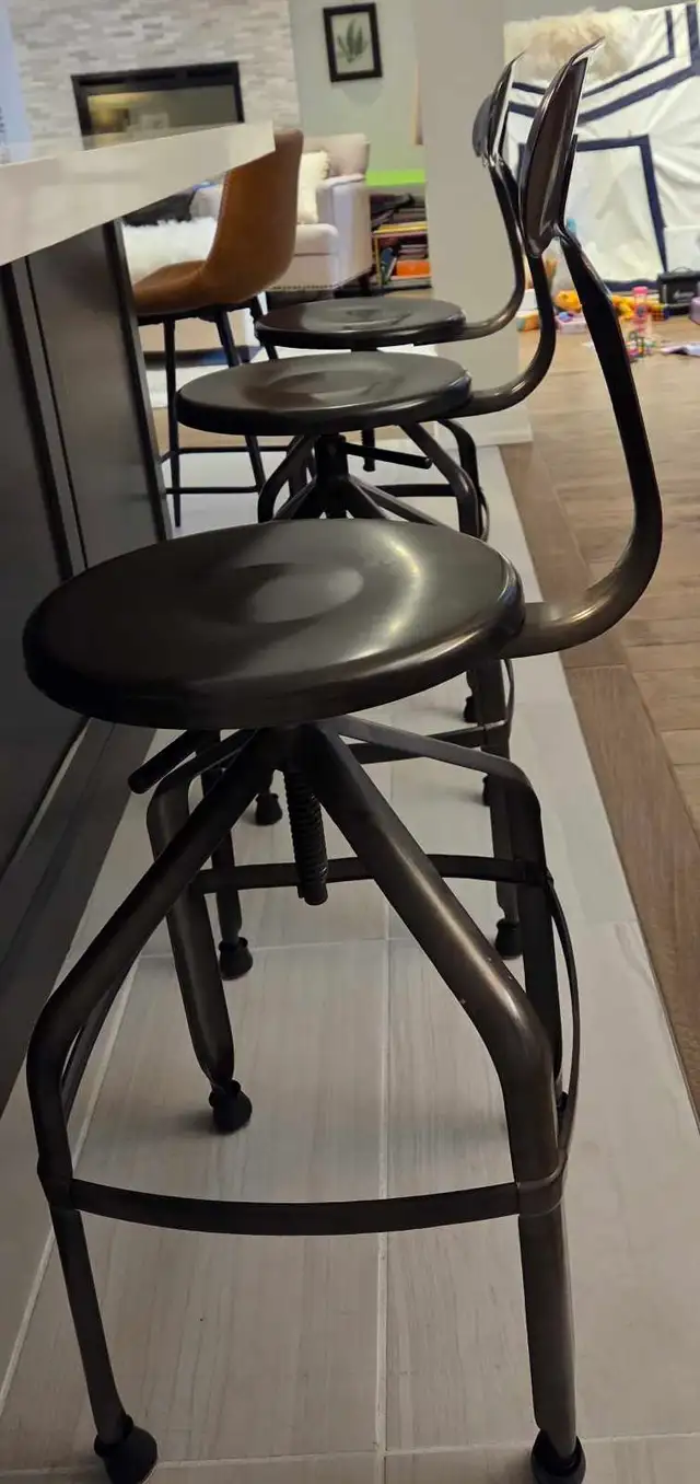 Metal swivel bar stools x3 in Chairs & Recliners in Oakville / Halton Region - Image 8