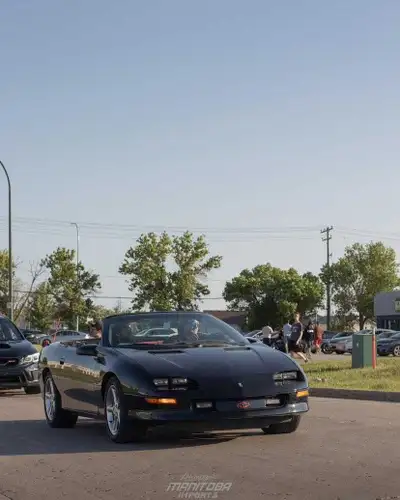FCFS Runs and Drives smooth New Roof put on 2025 Willing to meet around Winnipeg Tires have a few mo...
