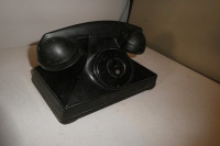 Téléphone ancien en bakelite
