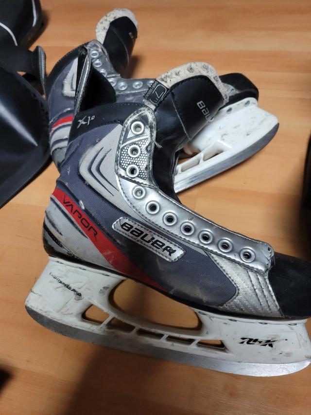 Hockey skates in Hockey in Ottawa - Image 3