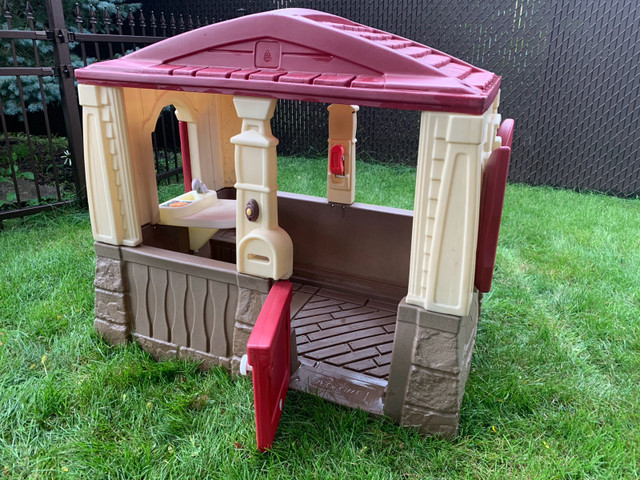 Maisonnette pour enfants  dans Jouets et jeux  à Ville de Québec - Image 2