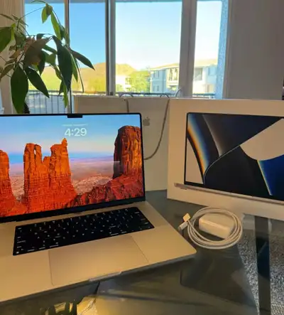 Apple M1 Max MacBook Pro 16" 32GB Ram i7 512GB SSD, View more