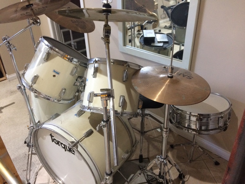 Drums complete drum set with symbols 375 Drums & Percussion