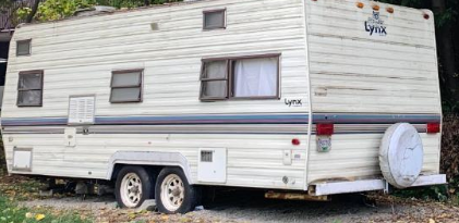 1989 LYNX RV/camper for sale AS IS. Non - Registrable in RVs & Motorhomes in Nelson - Image 3