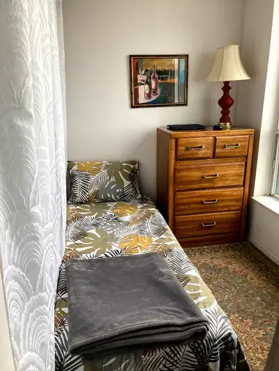 Small bedroom for rent
