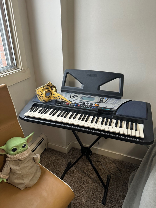  Yamaha PSR-340 Electronic Piano in Pianos & Keyboards in Calgary - Image 2