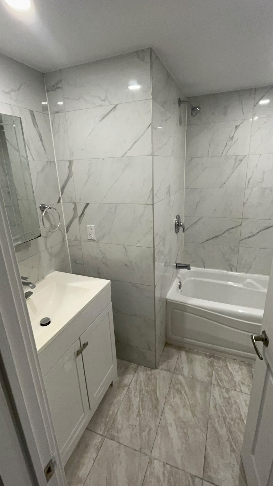 Apartment for Rent – 5118 Boulevard Léger, Montréal-Nord 5
