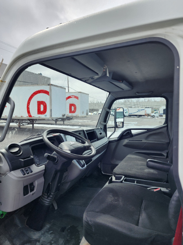 Camion 20 pieds Mitsu FE 2019 au Gaz avec tailgate dans Autos et camions  à Longueuil/Rive Sud - Image 3