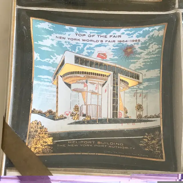 World's Fair New York City Souvenir Tray Gifts Houze Arts in Arts & Collectibles in Ottawa - Image 5