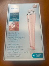 Philips Pure Radiance Facial cleanser. New. In box. Sealed.