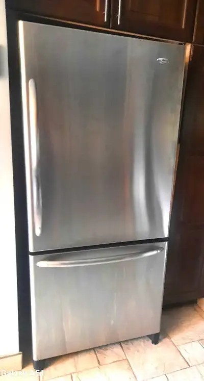 Frigidaire AMANA Acheté en 2024