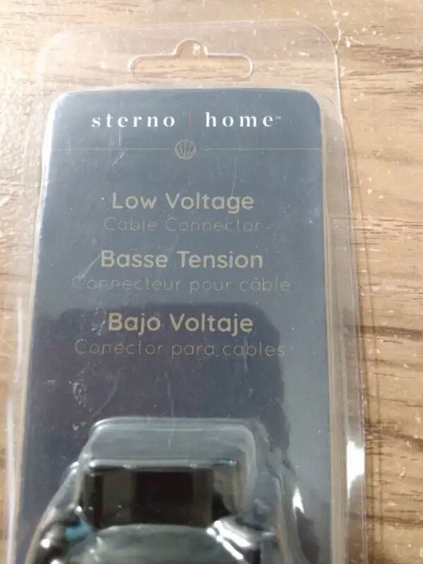 Sterno Home Low Voltage Cable Connector in General Electronics in Medicine Hat - Image 3