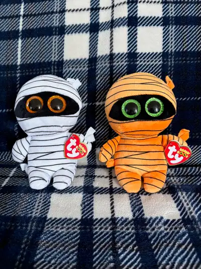 Pair of Ty Beanie Boos Halloween plushies in excellent condition with original tags attached White M...