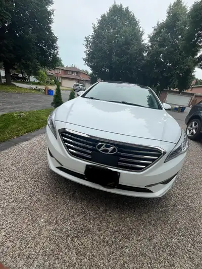Looking for a reliable, stylish, and comfortable sedan? Check out this 2016 Hyundai Sonata Limited—a...