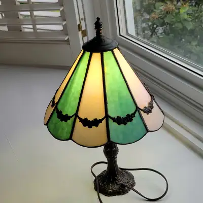 Antique Stained Glass Tiffany Table Lamp.  Desk Lamps