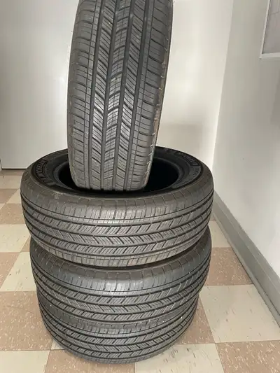 Selling my Michelin tire 215/60R17 All season Brand new Selling because i got a new tire