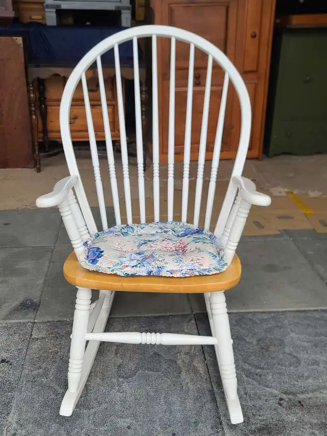 White Spindle Rocking Chair with Floral Cushion in Chairs & Recliners in Delta/Surrey/Langley - Image 2