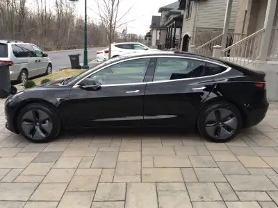 2019 Tesla Model 3 Long Range (RWD) with only 72,000 KM in excellent condition and many extras. Neve...