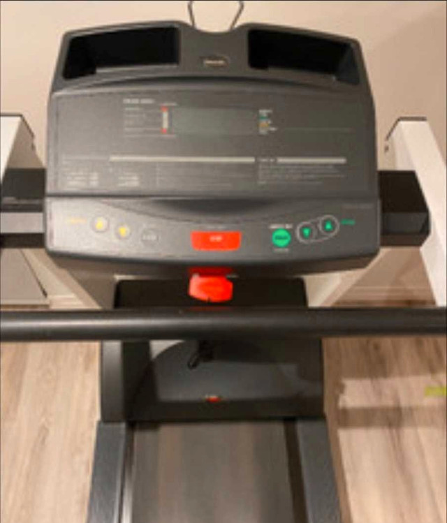 Precor 9.41si in Exercise Equipment in Hamilton - Image 2