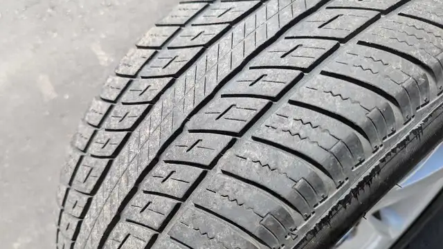 BMW X5 original OEM alloys RIMS set with tires EXC $395 obo in Tires & Rims in Markham / York Region - Image 3