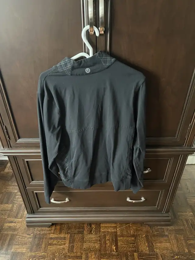 Mens Lululemos Zip Up Jackets in Men's in Mississauga / Peel Region - Image 5