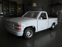 Die Cast 1990 Chevy 1500 454 SS Pickup 1/25 Scale