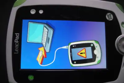 LeapFrog LeapPad Learning Included with this is as seen in the pictures... use 4 AA batteries not in...