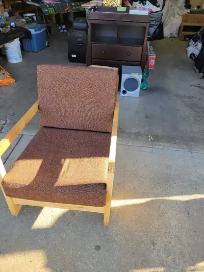 Great chair, just taking up space and needs new owner. $35 OBO