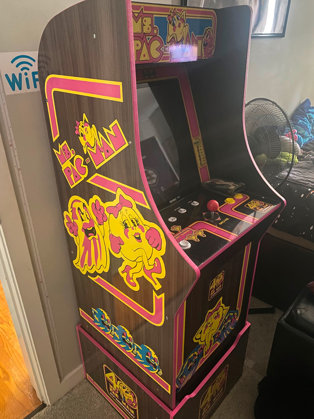 Arcade Game Ms Pac Man and more! Brand new condition in Older Generation in Kitchener / Waterloo