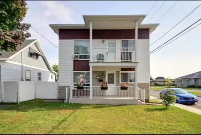 Cap-de-la-Madeleine Grand appartement 4½ lumineux, situé dans un quartier calme et paisible. ## ✨ In...