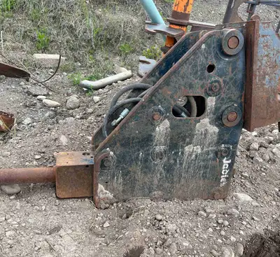 Lugged for a Hitachi 120 sized excavator. $3,000. Located in Smithers. Call or txt 250-877-2655 if i...