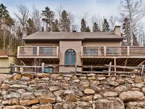 Beautifully Furnished Lakeside Apartement628647593373471217
