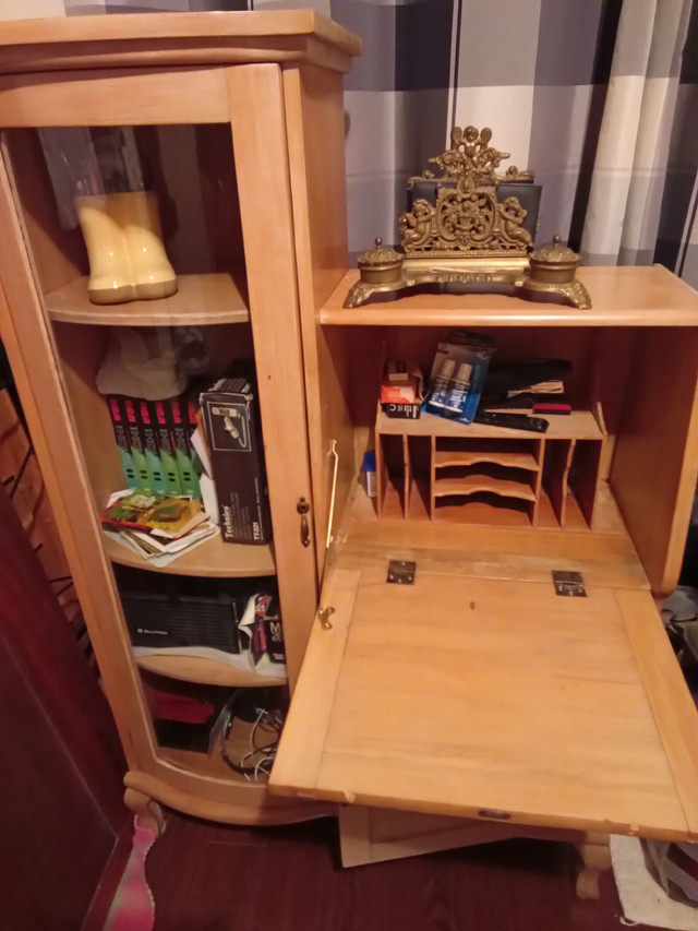 DisplaySolidMaple Wood Cabinet PRICE CHANGE AGAIN in Hutches & Display Cabinets in Leamington - Image 2