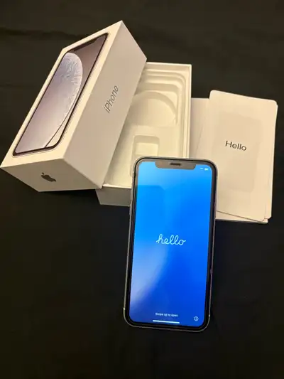 iPhone XR 64gb - white, View more