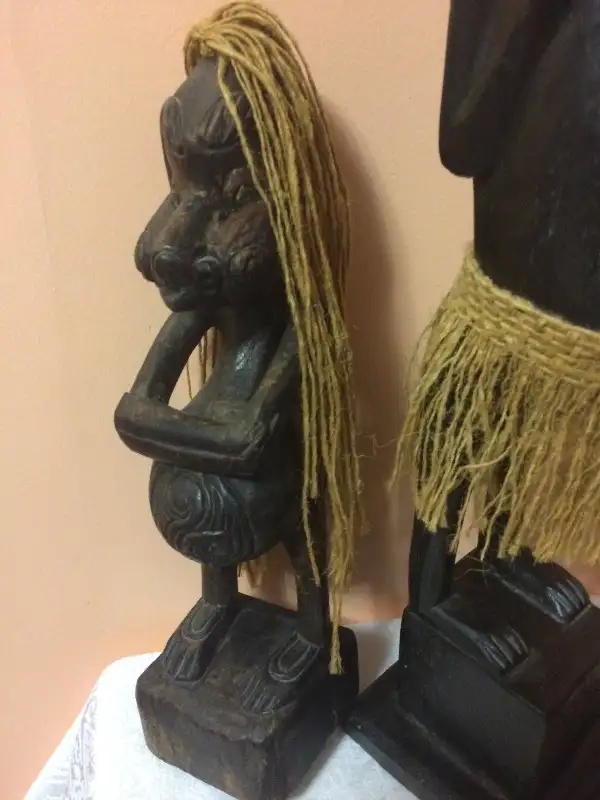 Three Vintage Large African Tribal Hand Carved Wooden Statues in Arts & Collectibles in City of Montréal - Image 8