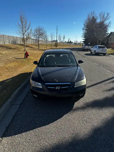 2007 Hyundai Sonata Runs and drives, but has some engine issues. Still starts up and can be driven....
