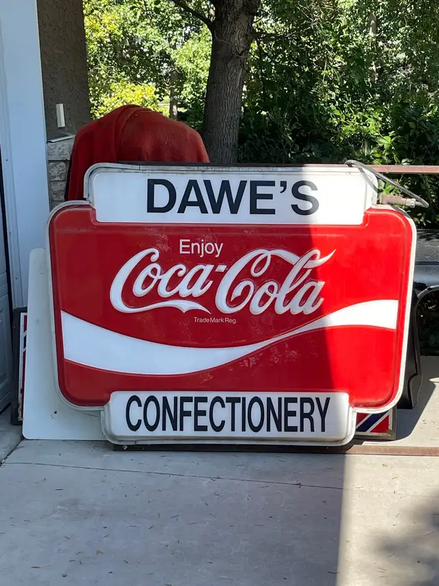 IH Cub Cadet dealership farm sign in Arts & Collectibles in Saskatoon - Image 9