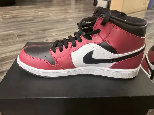Nike Air Jordan 1 Mid black and red (BRAND NEW) in Men's Shoes in Markham / York Region - Image 4