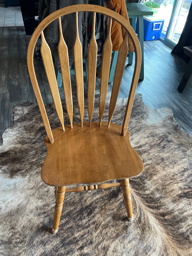 Nice high back solid chair in Chairs & Recliners in Owen Sound