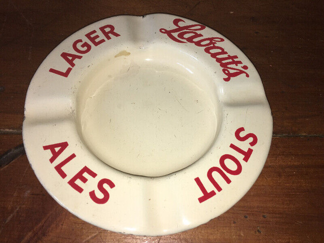 VINTAGE LABATT'S BEER ALES STOUT LAGER ASHTRAY - Advertising in Arts & Collectibles in Mississauga / Peel Region - Image 2