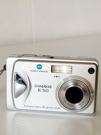 Konica Minolta DIMAGE  E50  Compact  Digital  Camera 