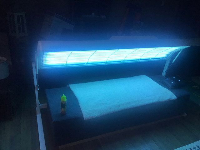 Alisun 1000c tanning bed  in Other in La Ronge - Image 4