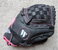 Worth Black/Pink Softball/Baseball Glove RHT FPX100P 10"