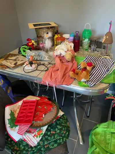 Here is a list of a ton of interesting items. All of this for $10 2 baskets - one wicker and one met...
