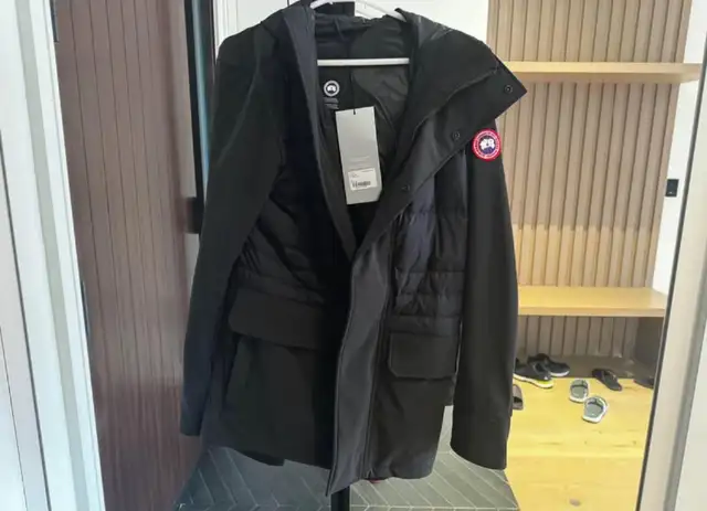 Canada Goose - Brexton Coat -Brand New Tagged - Black Size Small in Men's in Mississauga / Peel Region - Image 6