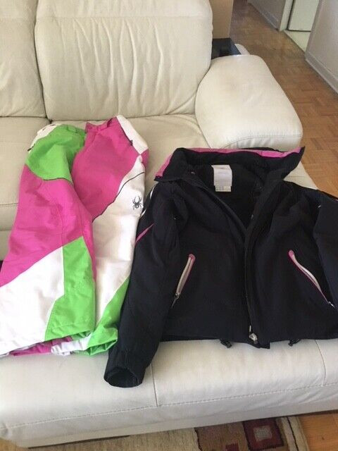 Descente Women ski Jackets size 10/M in Women's - Tops & Outerwear in City of Toronto - Image 2